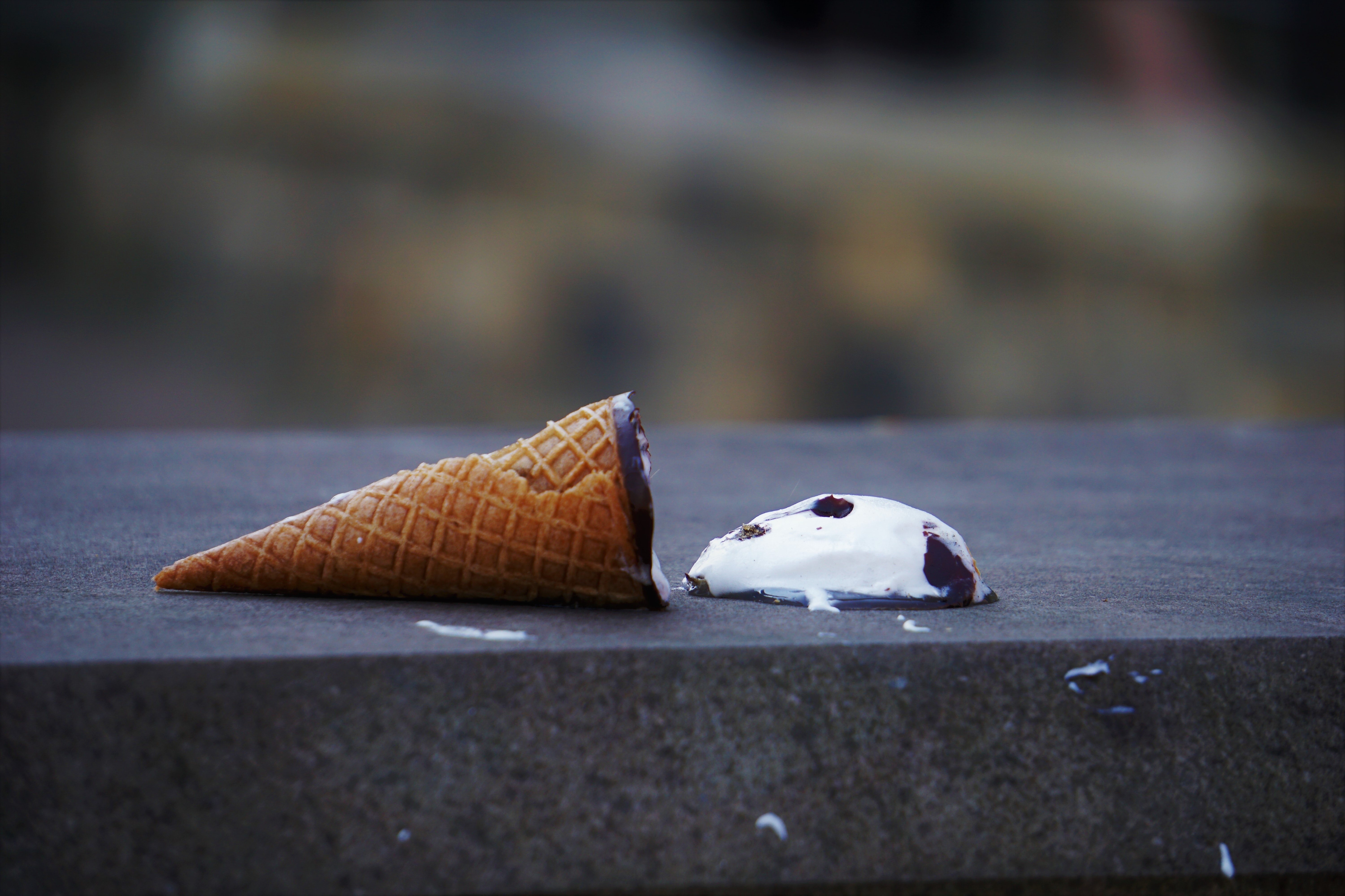 Picture of an ice cream fallen on the floor